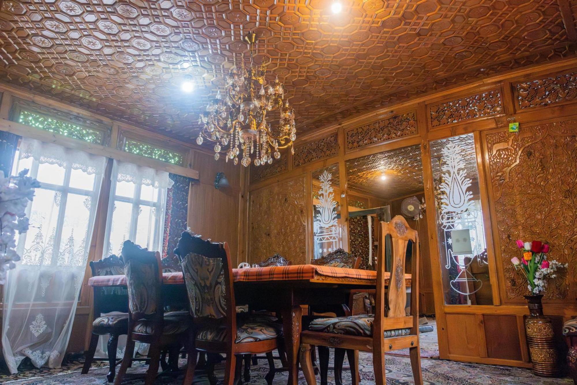 Goona Palace Houseboats Srīnagar エクステリア 写真