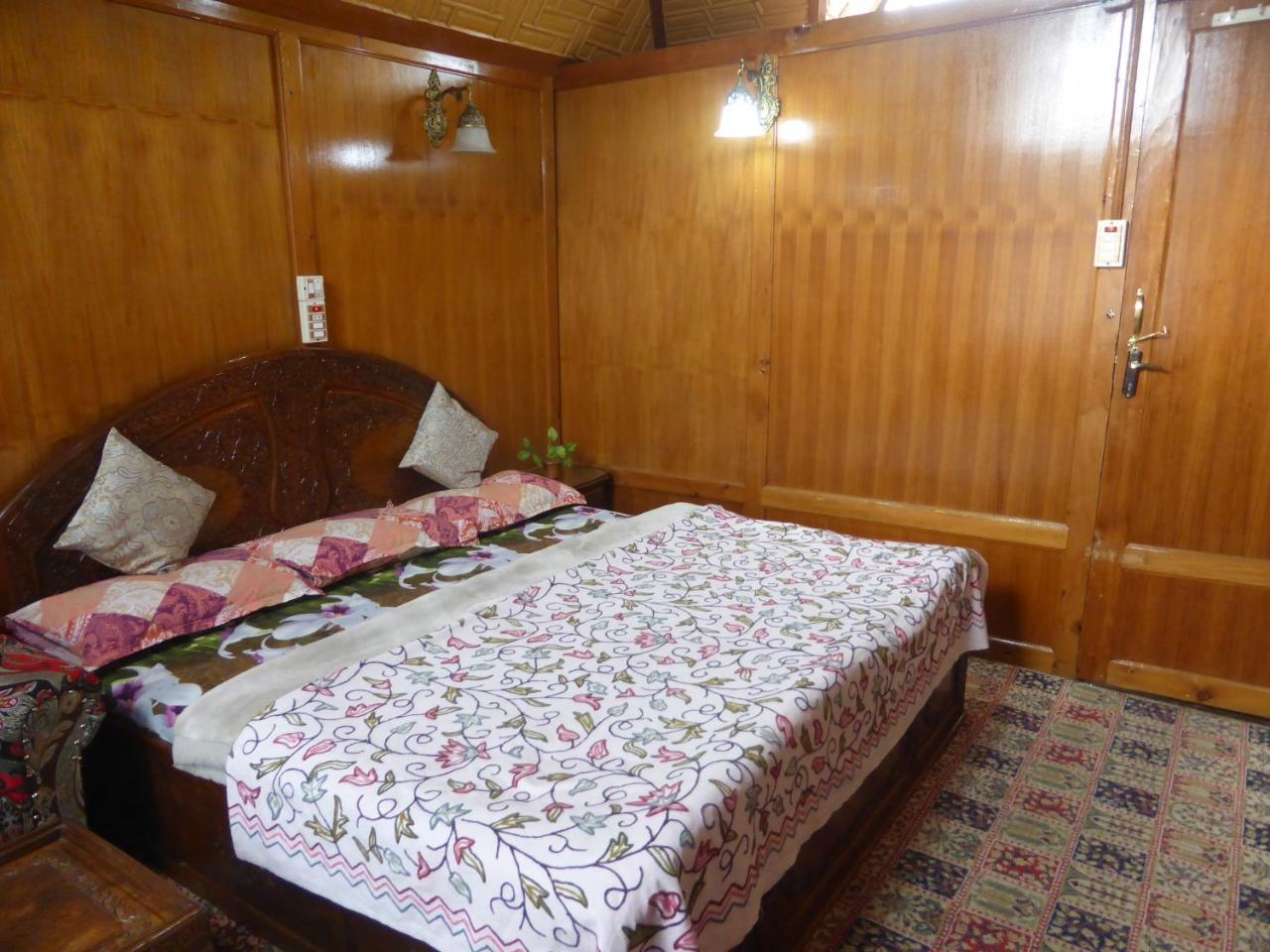 Goona Palace Houseboats Srīnagar エクステリア 写真